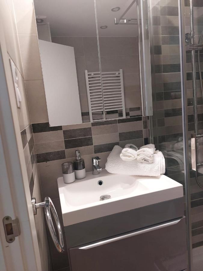 Apartamento Zaragoza Plaza Europa المظهر الخارجي الصورة